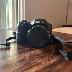 sony black cyber-shot dsc-h300 digital camera, minor scratches on the screen